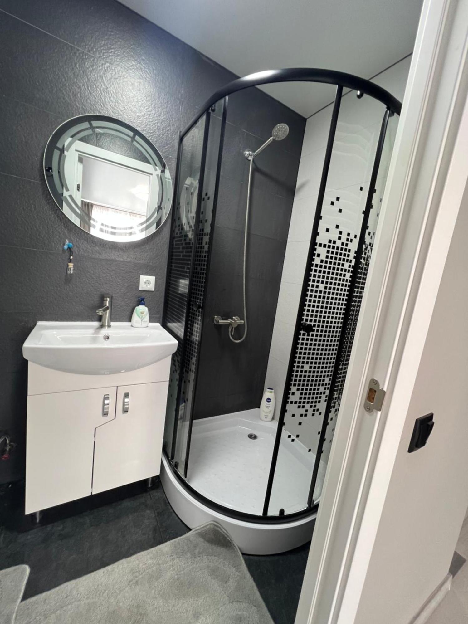 Apartament Edinet-Единец Esterno foto